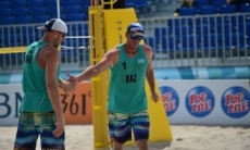 Казахстанцы провели первые матчи на чемпионате Азии по пляжному волейболу