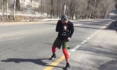 Казахстанский боксер Садриддин Ахмедов показал скорость рук и бой с тенью. Видео