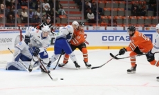 «Порадуют своих фанатов в концовке сезона». Победителя матча «Амур» — «Барыс» выявили в России