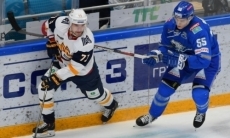 «Выглядит слабее по именам, но...». «Металлургу» вынесли незавидный вердикт по серии с «Барысом» в плей-офф КХЛ