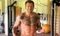 «Сейчас у меня кубики пресса прорисовываются». Емельяненко оценил свою форму после тренировок с Кадыровым