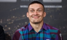 Александра Усика после трюка с монетками включили в тройку лучших боксеров планеты