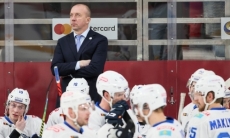 «Выгодный контракт». Наставнику «Барыса» озвучили важные условия в новом клубе КХЛ