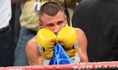 «Все слишком уважают Ломаченко». Чемпион мира вновь жестко наехал на украинского боксера