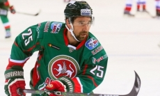 Нападающий лидера конференции «Барыса» в КХЛ требует от клуба 1,35 миллиона долларов в год