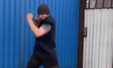 Непобежденный казахстанский боксер показал видео «домашнего» боя с тенью 