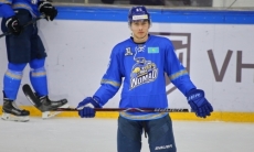 «Совершенно другой уровень». Известный казахстанский хоккеист стремится в основу «Барыса»
