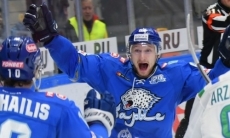«Барыс» официально продлил контракт с известным хоккеистом. Озвучены детали