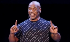 Майк Тайсон показал нокаутеру из UFC, как надо бить в печень. Видео