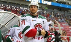 Михаил Фисенко вместо перехода в «Авангард» продлил контракт с другим клубом конференции «Барыса»