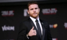 «Канело» перестраховался на случай финансового краха DAZN. Раскрыты детали его контракта