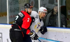 Казахстанский клуб ВХЛ подписал российского защитника