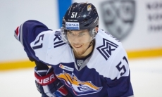 Сыгравший все матчи плей-офф КХЛ с «Барысом» хоккеист отказал «Металлургу» ради «Авангарда»