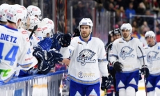 «Предоставили авансом». Туманные перспективы ждут покинувшего «Барыс» форварда в «Авангарде»