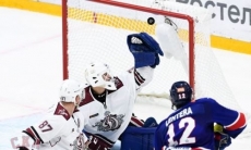 Автор неожиданного шатаута в матче минувшего сезона КХЛ с «Барысом» решил сменить клуб