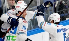 «Но что мы видим?». «Барыс» поразил россиян странным поведением