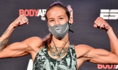 Казахстанка Агапова показала фото со взвешивания перед дебютом в UFC и поделилась настроем