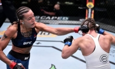 «Русская девушка — звезда турнира UFC». Дебют казахстанки Агаповой в UFC поразил российское СМИ