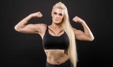 Выступавшая в UFC девушка-боец из-за кризиса бросила спорт и начала продавать интимные фото