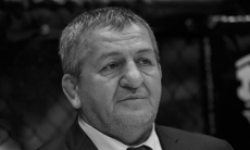 «Было не так много людей». Абдулманапа Нурмагомедова похоронили в Дагестане