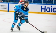 Несостоявшийся соперник «Барыса» в плей-офф КХЛ расторг контракт с нападающим