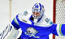 Экс-голкипер «Барыса» продолжит карьеру в Швеции