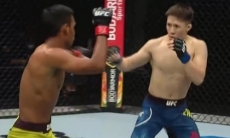 Засудили? Видео дебютного боя казахстанца Жалгаса Жумагулова в UFC