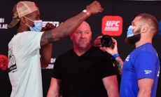 Прямая трансляция турнира UFC Fight Night 172 с боем уроженца Казахстана
