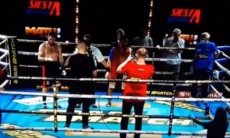 Главный бой вечера бокса в Минске завершился скандалом. Видео