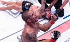 Бразилец «задушил» бывшего бойца UFC и стал новым чемпионом. Видео