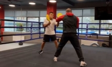 Экс-чемпион WBO готовится к бою с «учеником Поветкина» из Казахстана. Видео