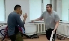Капитан сборной Казахстана продолжает подготовку к дебюту на профи-ринге. Видео
