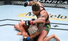 Один из самых больших апсетов в UFC. Видео полного боя Мария Агапова — Шейна Добсон