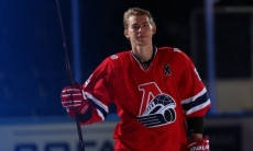 Новый клуб экс-наставника «Барыса» расстался с двумя защитниками