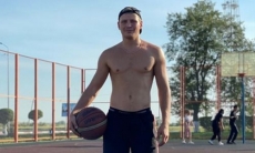 Казахстанский боксер вернулся на родину после победного боя в США