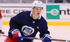 Соперник «Барыса» по конференции объявил о переходе форварда из системы клуба НХЛ