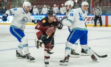 «Ну, зачем это?!». Некоторые моменты в игре «Барыса» в Риге вызвали тревогу