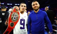 Top Rank показал, как Ломаченко и Лопес подписывают контракт на поединок. Фото