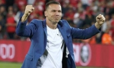 «Мы всегда всё усложняем». Тренер «Маккаби» высказался о победе над «Кайратом»