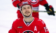 «Хоккейная карма». КХЛ показала джентльменский поступок форварда клуба конференции «Барыса». Видео