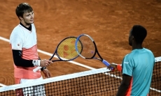 Казахстанский теннисист Бублик прервал победную серию Монфиса на «Ролан Гаррос»