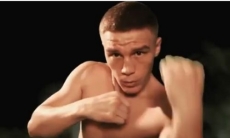 Казахстанский боксер вылетел в Дубай для защиты титула WBC