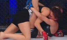 Победа редким приёмом «хруст скорпиона» была зафиксирована на турнире Bellator. Видео