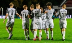 «Назовите мне других центральных полузащитников с такой результативностью». Игрок сборной Казахстана производит впечатление в Европе