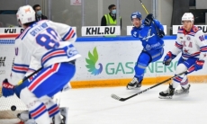 «Должен заменить Капризова и Умарка». Хоккеисту «Барыса» отдают звание новой звезды КХЛ