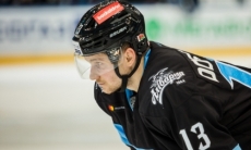 «Будем искать ему зарплату». Зарубежный клуб нацелился на ушедшего из «Сарыарки» хоккеиста