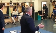 «Скучали? Ловите». «Барыс» показал видео из раздевалки после яркой победы над «Спартаком»