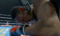 Побитого казахстанцем боксера дважды отправили в нокдаун и нокаутировали в первом раунде. Видео