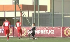 Очередной курьезный гол забит в матче КПЛ. Видео