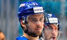 «Бросили выполнять тренерские установки». Хоккеист «Барыса» не нашел оправданий удивительному поражению от «Йокерита»